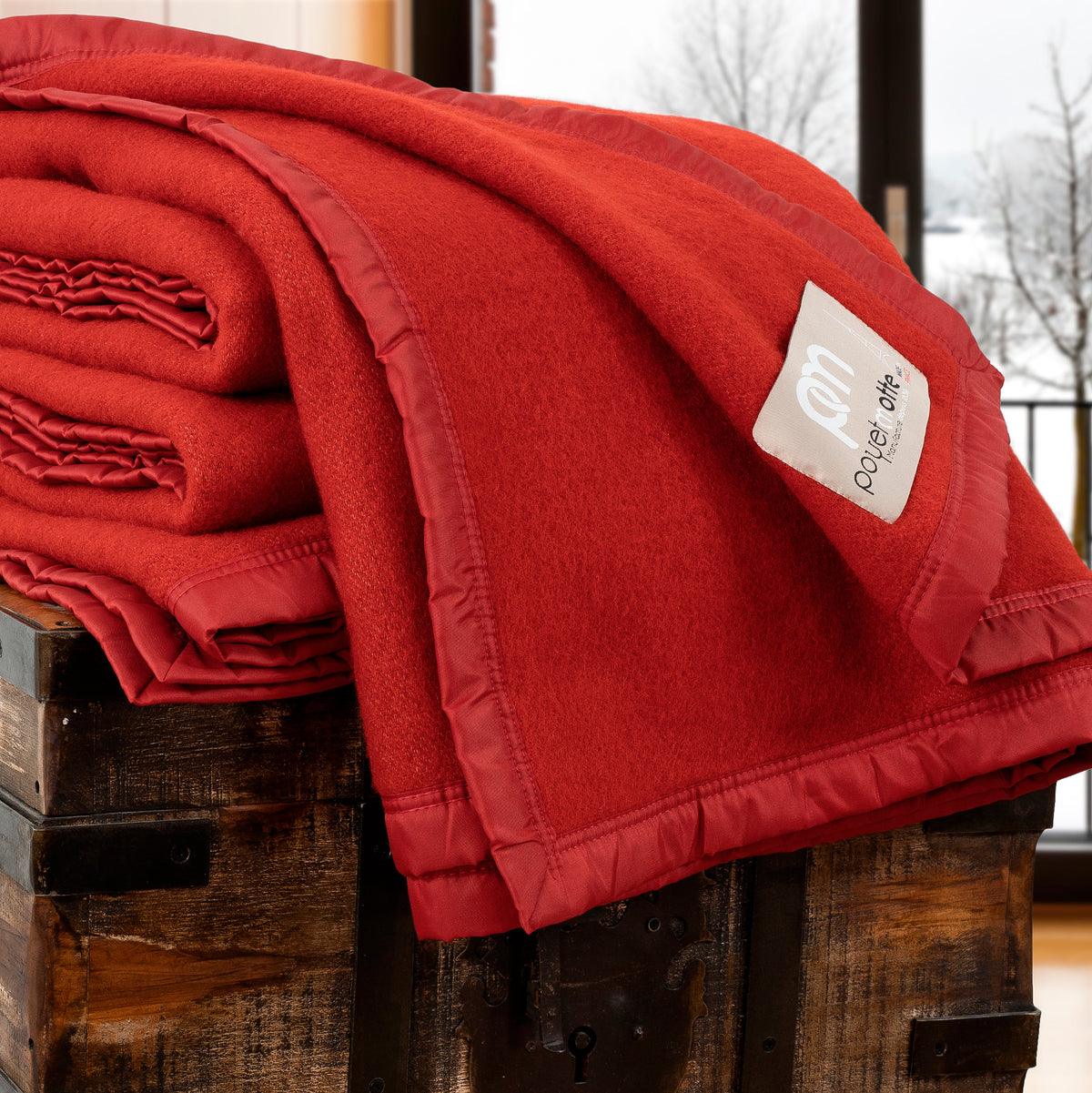 Poyet Motte Rivoli/Elysee 400GSM Mid-Weight 100% Virgin Wool Blanket, Red