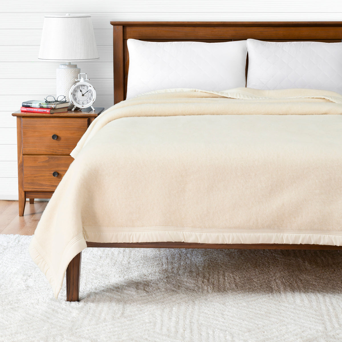 Aurora-wool-blanket-700gsm-natural-poyet motte