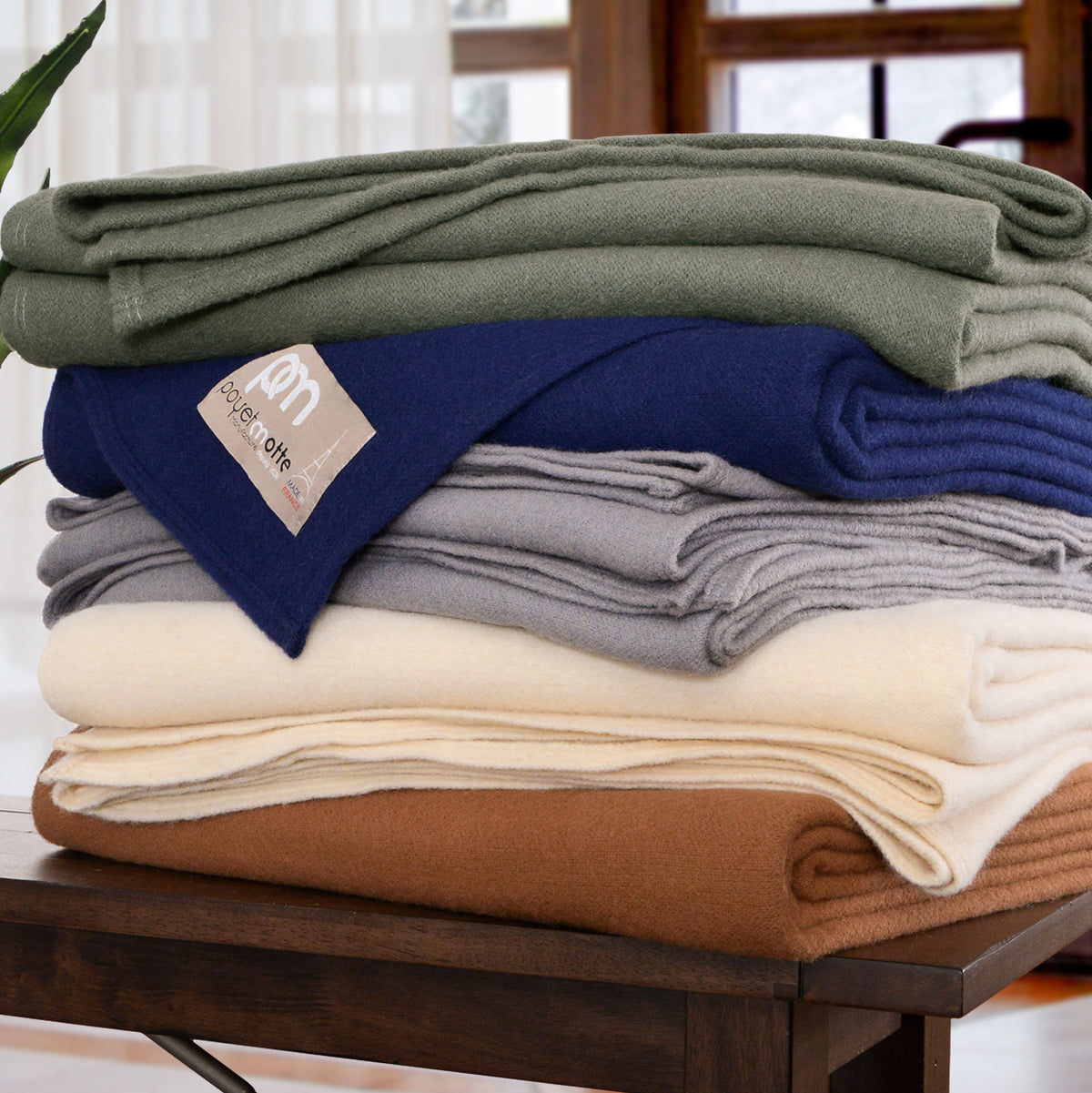 Poyet Motte Antibes 350GSM Lightweight 100-Percent Virgin Wool Blanket, Camel